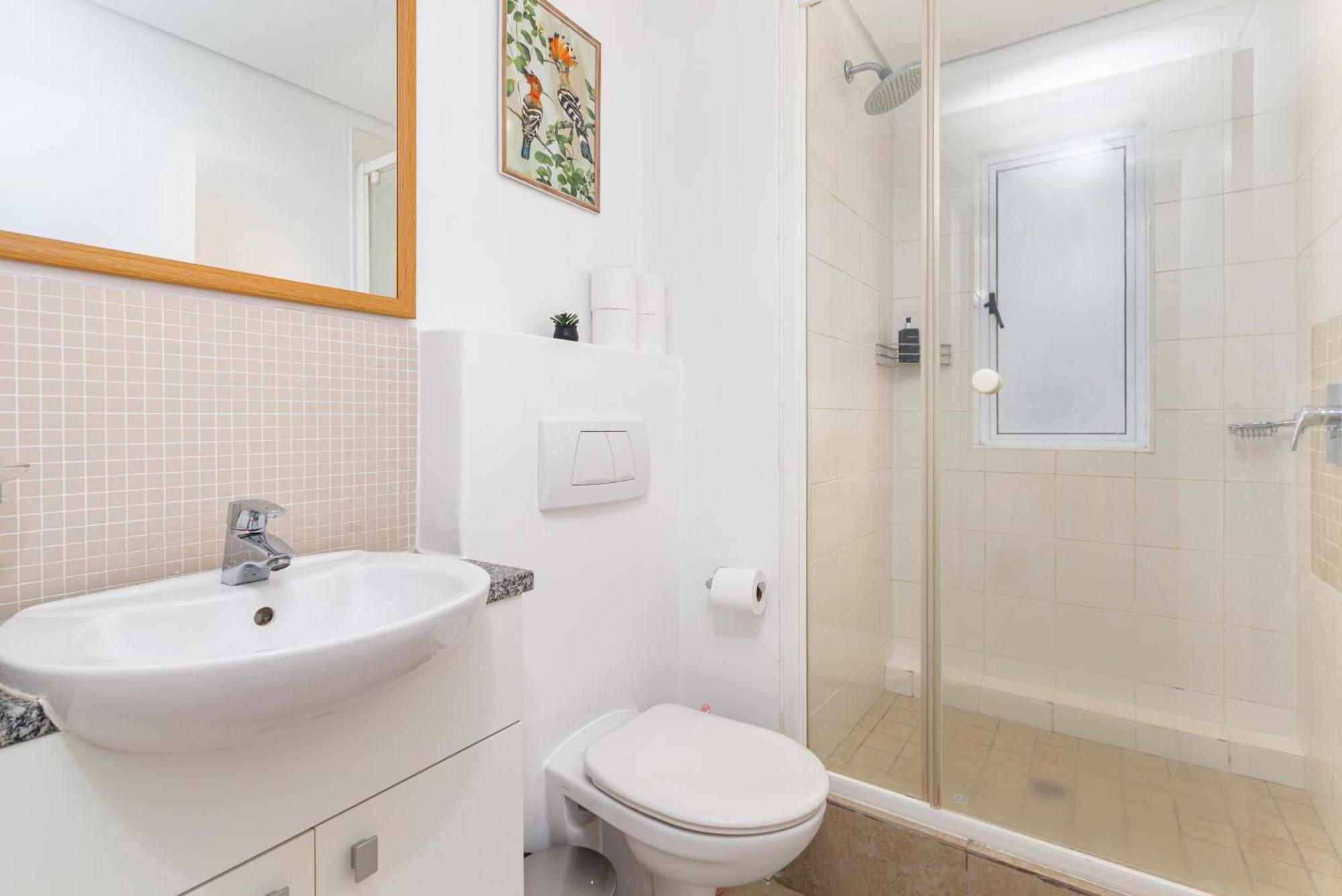 Wake Up To The Waves - Portico Apartment